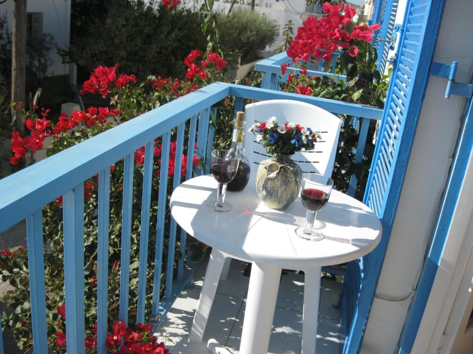 Meletis Studios Apartment hotel in Paros