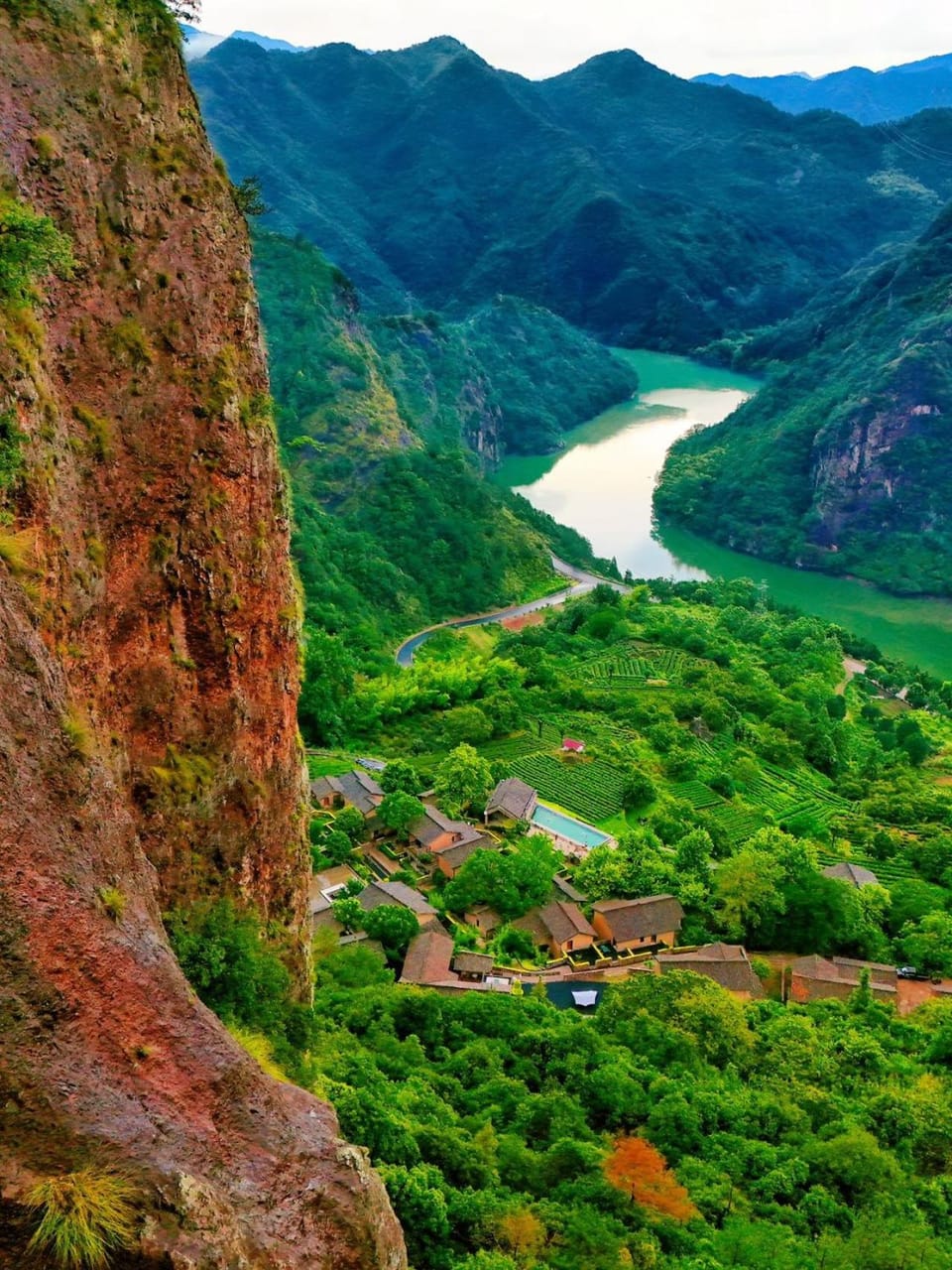 Wuyi Zizai Valley Homestay Hotel in Zhejiang