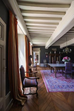 Le gîte Damas du Château de Vaulx Hotel in Bourgogne-Franche-Comté