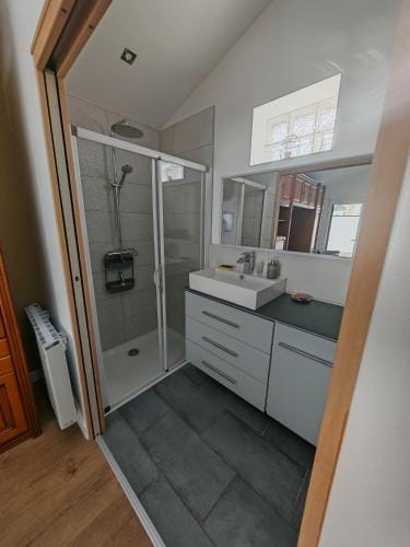 Suite avec parking 24h du mans Hotel in Le Mans