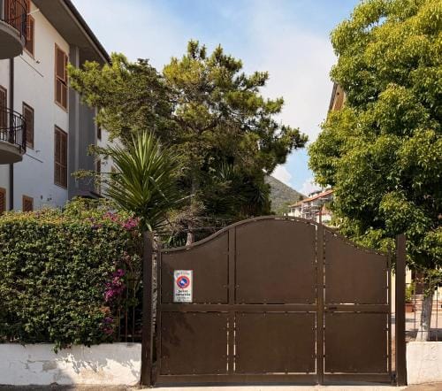B&B Edda Maison Centralissimo sul Lungomare con Posto Auto e Giardino Privato Hotel in Sperlonga