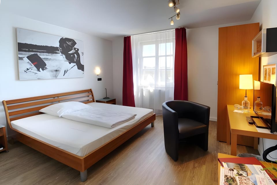 Reinhardts Garni Automobilia Hotel Hotel in Baden-Württemberg