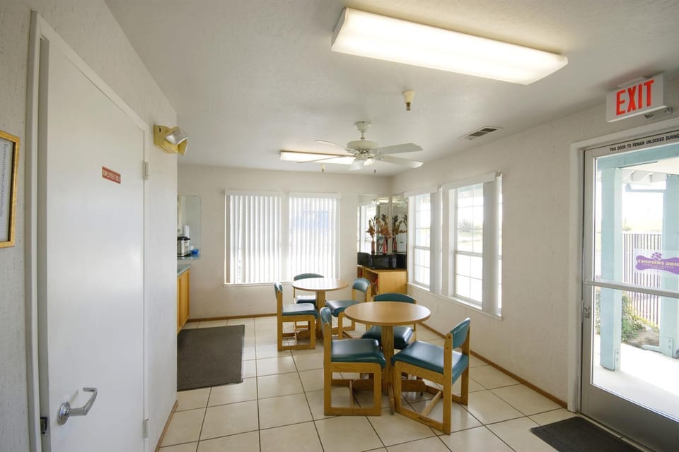 Americas Best Value Inn Dunnigan Motel in California