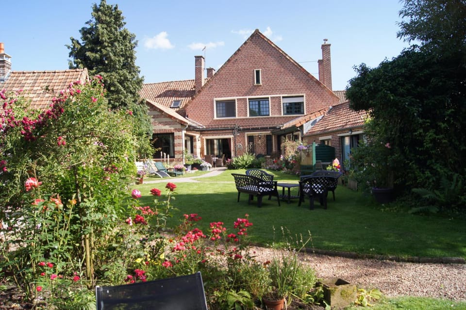 Le Paddock Du Val De Lys Hotel in Hauts-de-France