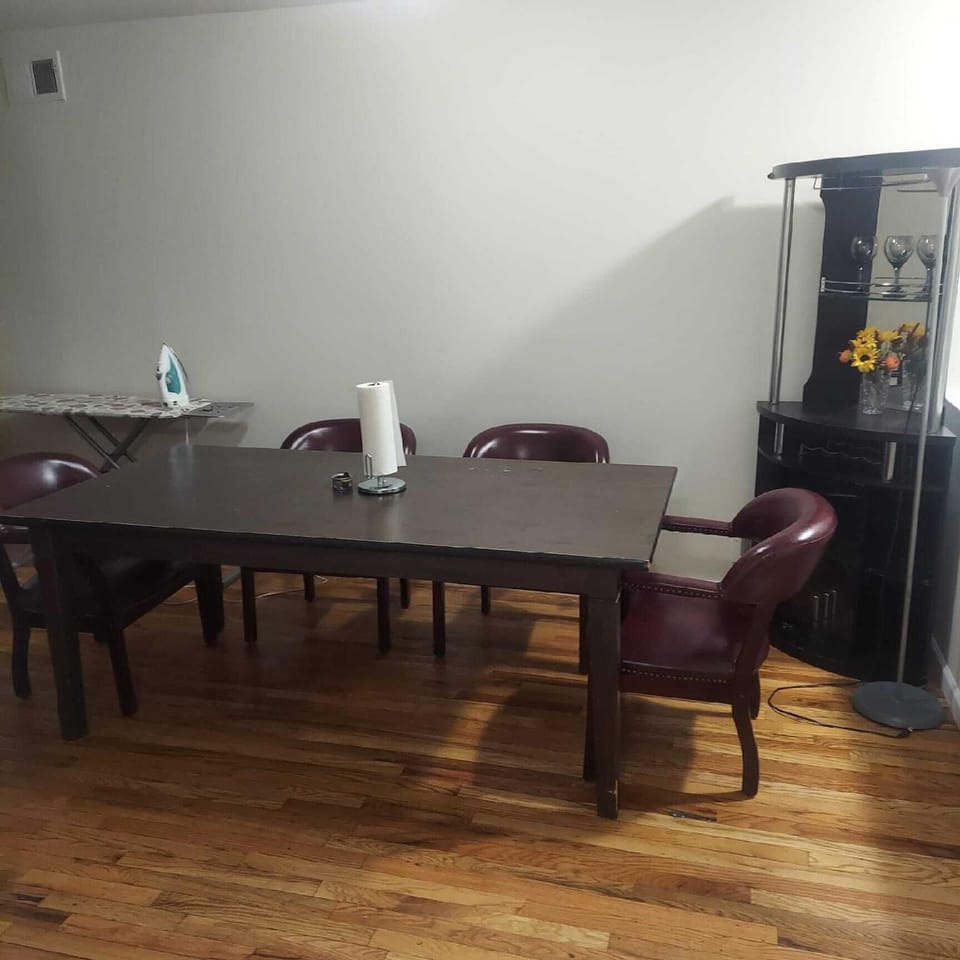 Crystal Room Hotel in Newark