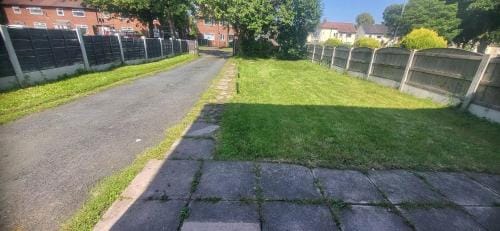 Room in House - Lovely Double bedroom near Manchester Airport Hotel in England