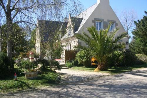 Chez Renee et Raynal B&B Hotel in Finistere