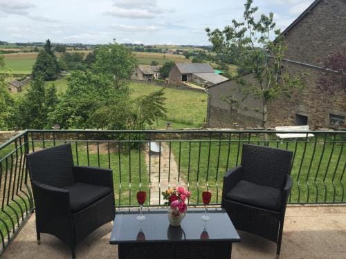 Chateau de Cadars Hotel in Auvergne-Rhône-Alpes
