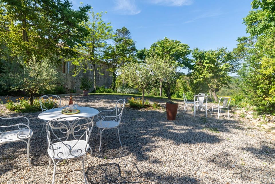 Maison d'Hotes Mas de la Chadenede Hotel in Provence-Alpes-Côte d'Azur