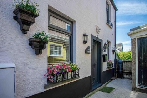 Rose Cottage - 3 Bedroom - Murton Mumbles Hotel in Wales