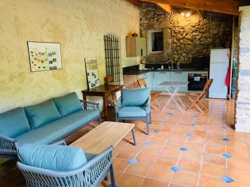 Le Moulin de la Viorne, gite avec piscine au cœur de la nature en Haute-Provence Hotel in Provence-Alpes-Côte d'Azur