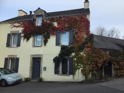 Vingt Vieux Bourg Hotel in Brittany