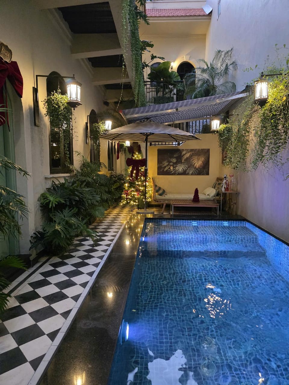 Swimming pool