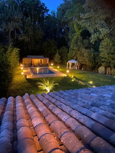 Mas de l'ile Hotel in Villeneuve-lès-Avignon