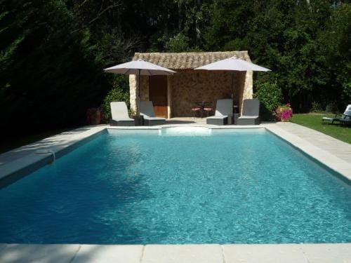 Mas de l'ile Hotel in Villeneuve-lès-Avignon