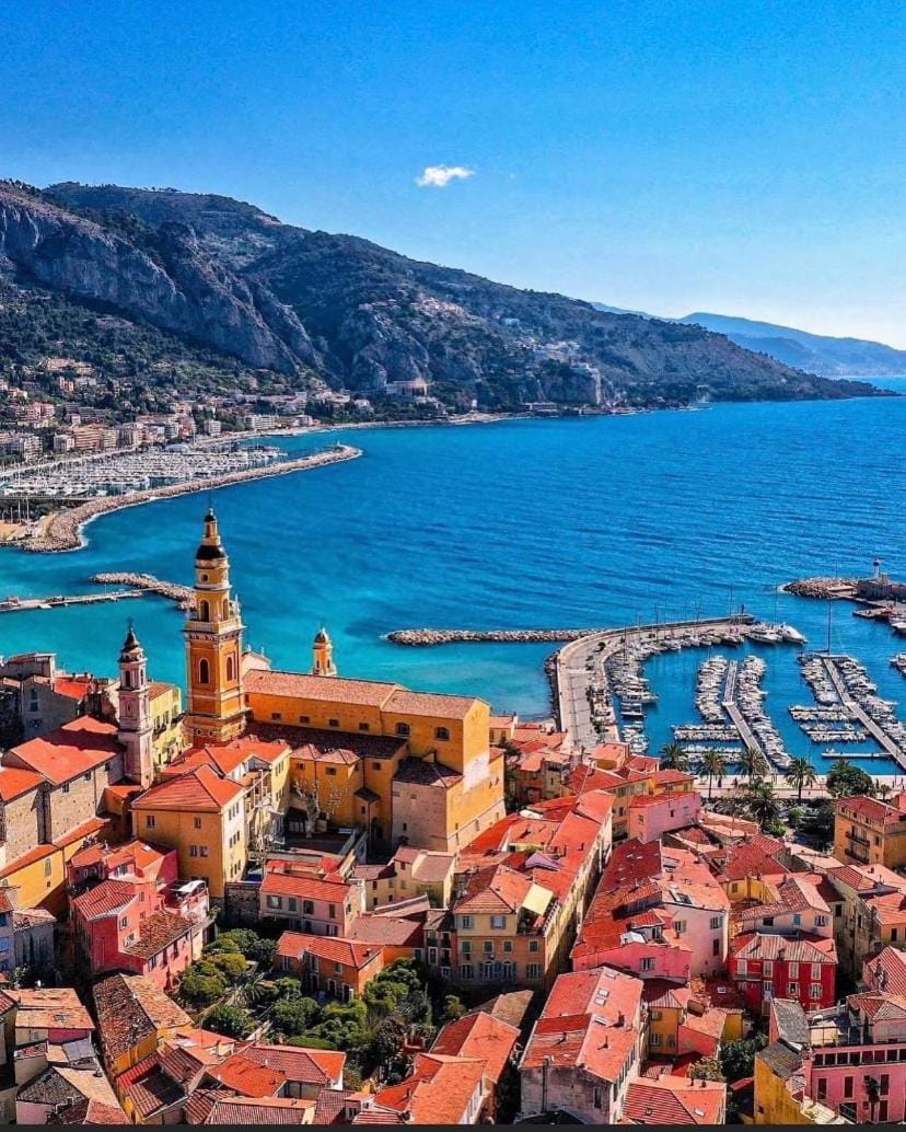Studio La Pietonne-plage-clim Hotel in Menton