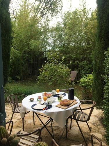B&B Petite Maison Le Jardin Hotel in Provence-Alpes-Côte d'Azur