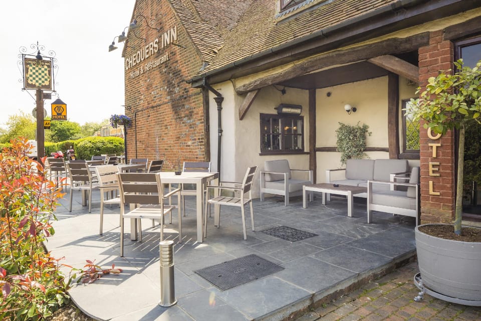 The Chequers Inn Hotel in Taplow