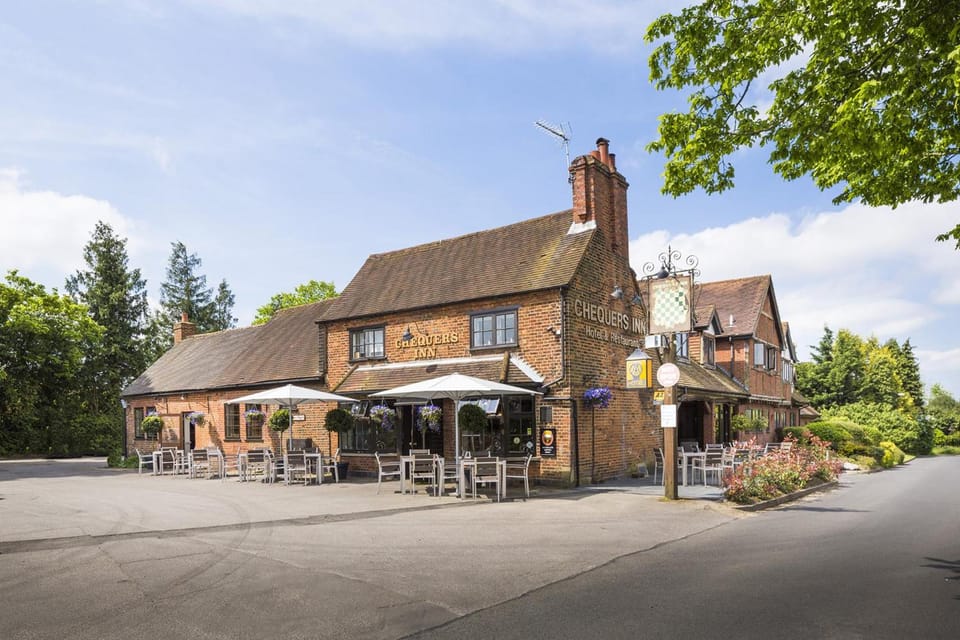 The Chequers Inn Hotel in Taplow
