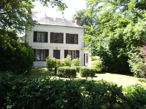 VILLA ESPERANZA Suite de plain-pied, independante, 1 a 4 personnes proche Zoo de Beauval et chateaux Hotel in Centre-Val de Loire