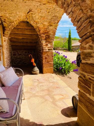 Au Petit Bonheur chez Bambina Hotel in Bourgogne-Franche-Comté