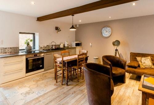 Au Petit Bonheur chez Bambina Hotel in Bourgogne-Franche-Comté