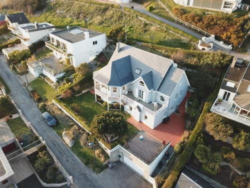 Aux Premieres Loges Hotel in Normandy