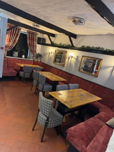 The Drovers Arms Hotel Hotel in Carmarthen