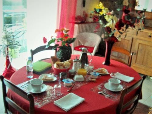 Les Grillettes Hotel in Ploërmel