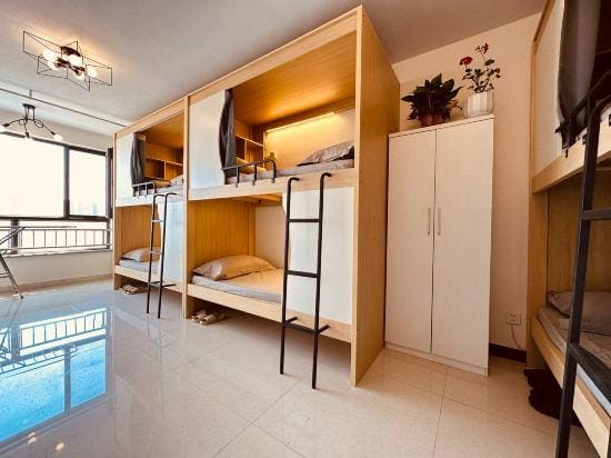 Leyee Capsule Hostel (Hailiang Square) Hotel in China