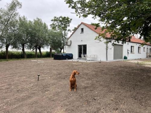 Casa Terra - Landelijk gastenverblijf met jacuzzi en IR-sauna Hotel in Koksijde