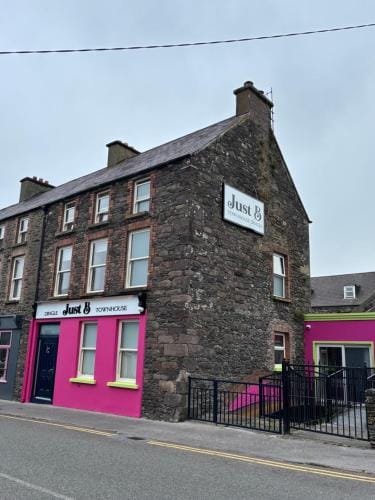 JUST B Townhouse Hotel in Dingle