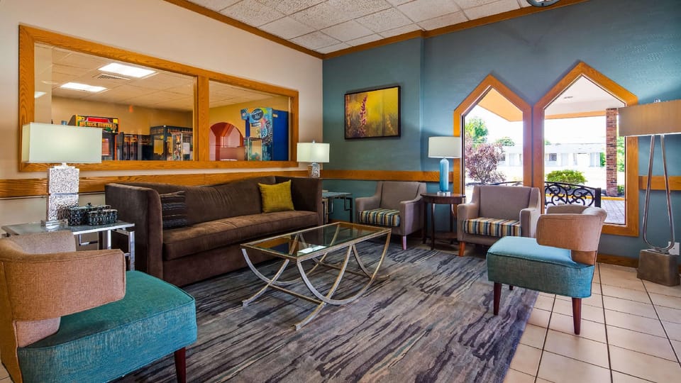 Best Western Woodhaven Inn Hotel in Lake Erie