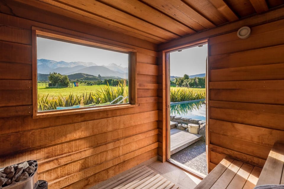 Hapuku Lodge and Tree Houses Lodge in Canterbury