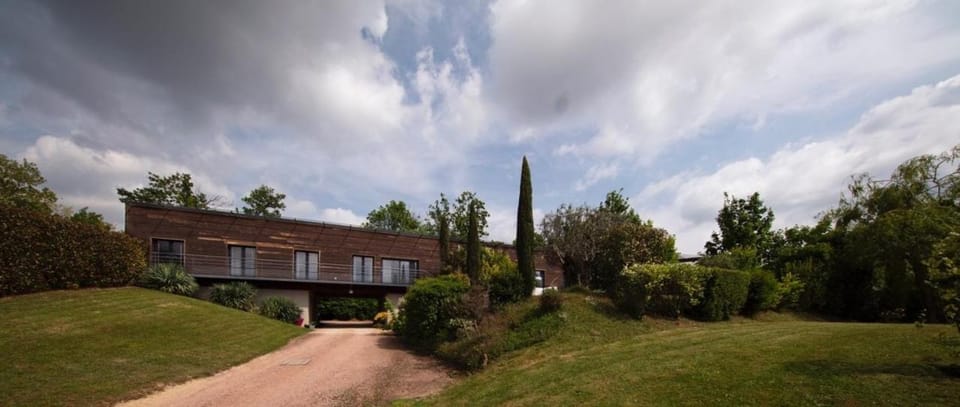 les CRAYS de LEVIGNY Hotel in Bourgogne-Franche-Comté