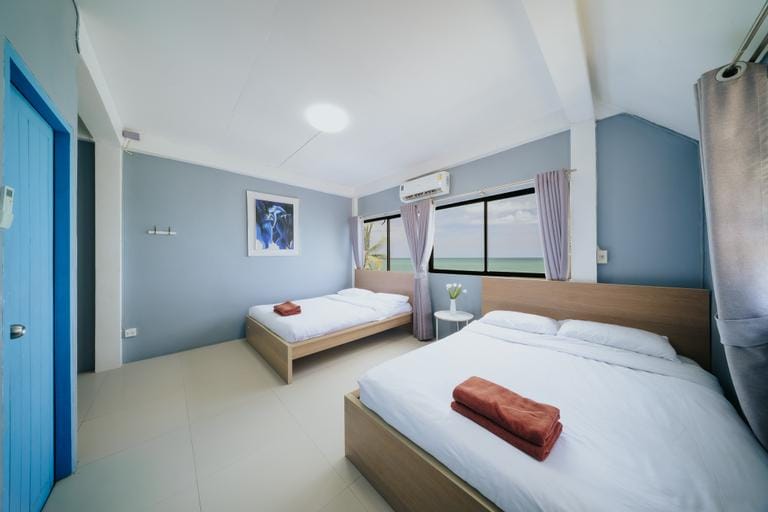 Gao Bee One Beachfront Pool Villa Hotel in Chon Buri Changwat