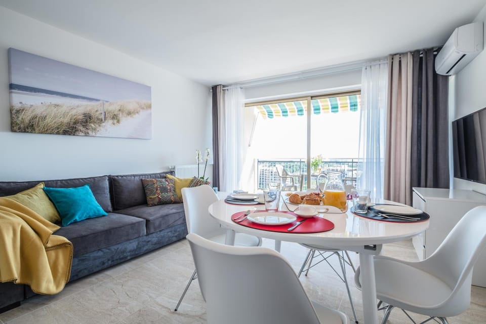 Cannes Marina Appart Hotel Mandelieu Apartment hotel in Mandelieu-La Napoule