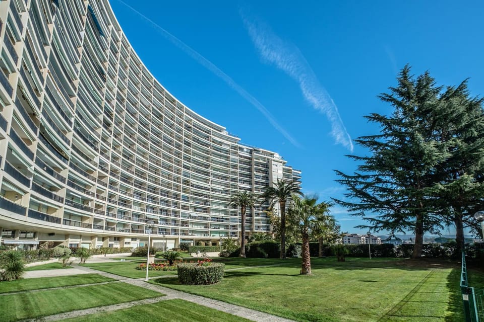 Cannes Marina Appart Hotel Mandelieu Apartment hotel in Mandelieu-La Napoule