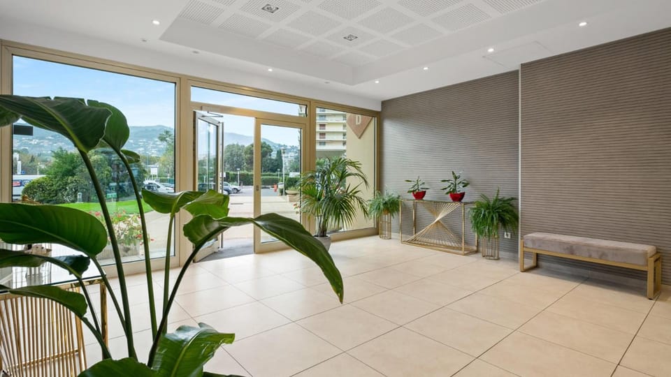 Cannes Marina Appart Hotel Mandelieu Apartment hotel in Mandelieu-La Napoule