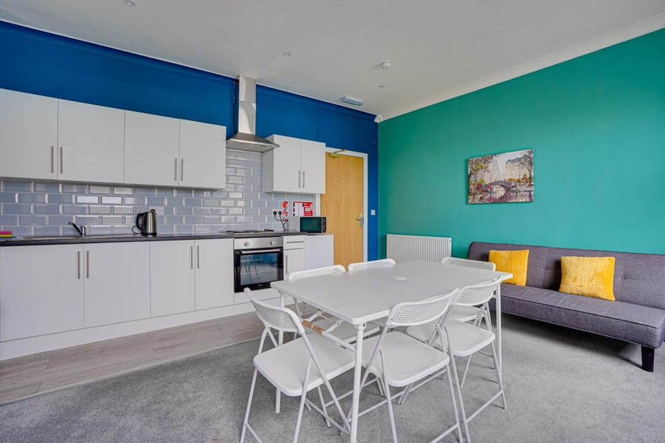 Homesly Guest Rooms - Self Check-in Hotel in Berwick -upon Tweed Bridge