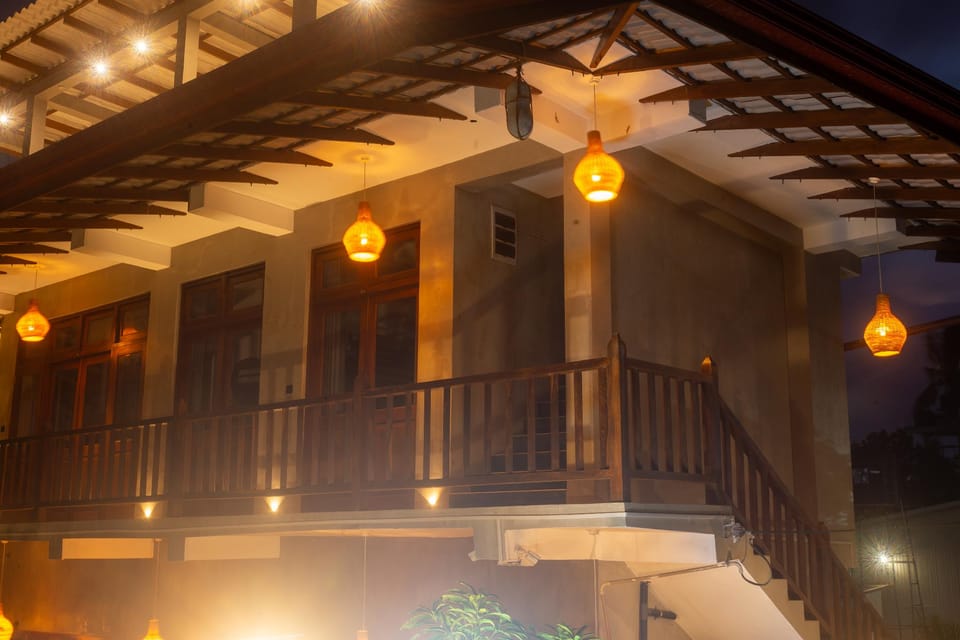 Mich's Surf Villa & Hostel Hotel in Southern Province