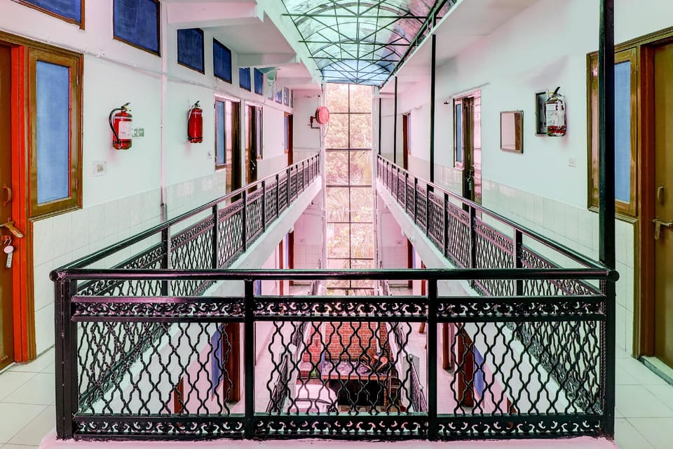 Hotel O Dehradun Central Railway Junction Formerly Bhagwan Guest House Hotel in Dehradun