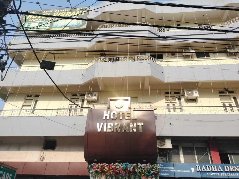 POP 83618J Hotel Vibrant Rajsundar Complex Hotel in India