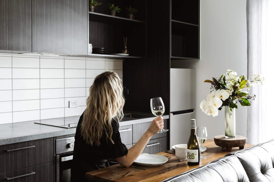 Timber Door Luxury Accommodation Geelong Apartment hotel in Geelong