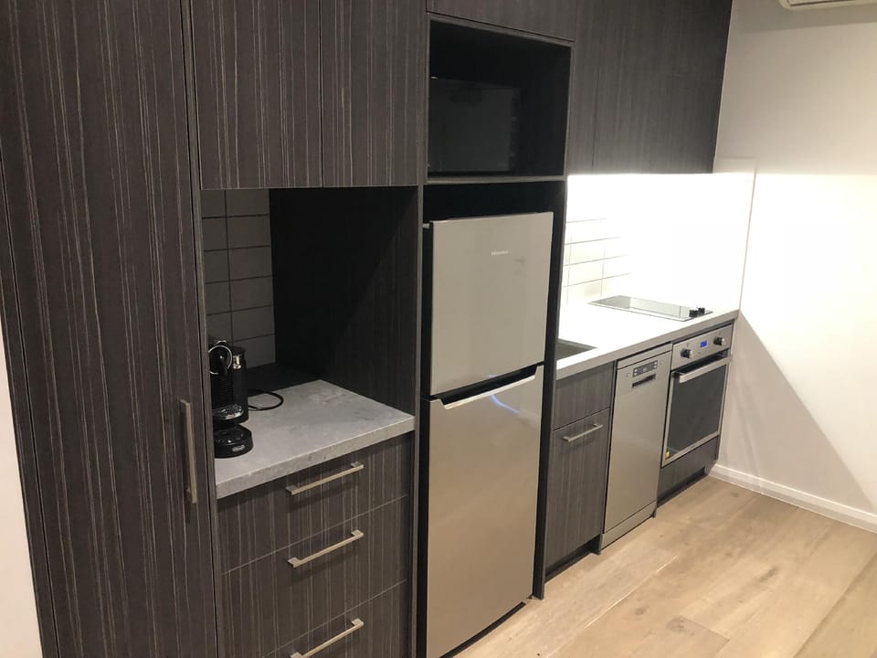 Timber Door Luxury Accommodation Geelong Apartment hotel in Geelong