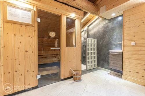Chalet Le Bois Joli Hotel in Bonneval-sur-Arc