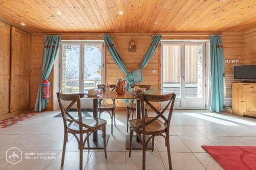Chalet Le Bois Joli Hotel in Bonneval-sur-Arc