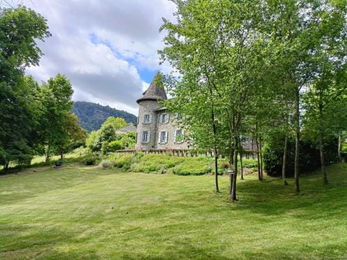 Chateau Ol Puech Hotel in Auvergne-Rhône-Alpes