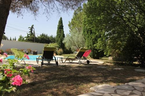 ENTRE AVIGNON et PONT DU GARD Hotel in Rochefort-du-Gard