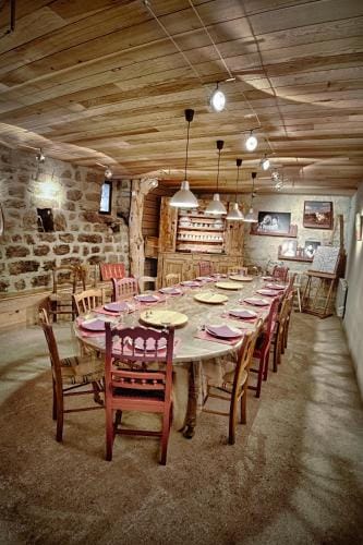 Les Cremades Hotel in Auvergne-Rhône-Alpes